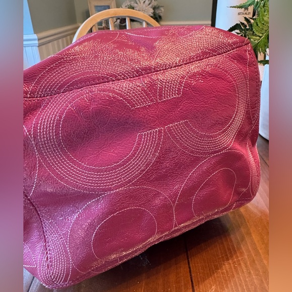 Coach Alex Patent Leather Stitched Tote Bag Purse 
*Authentic* - Picture 7 of 10